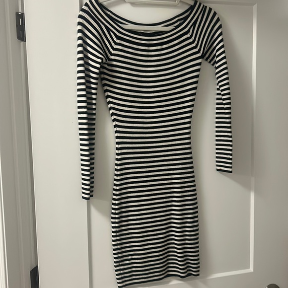 Sexy off the shoulder sweater dress! - Picture 1 of 3